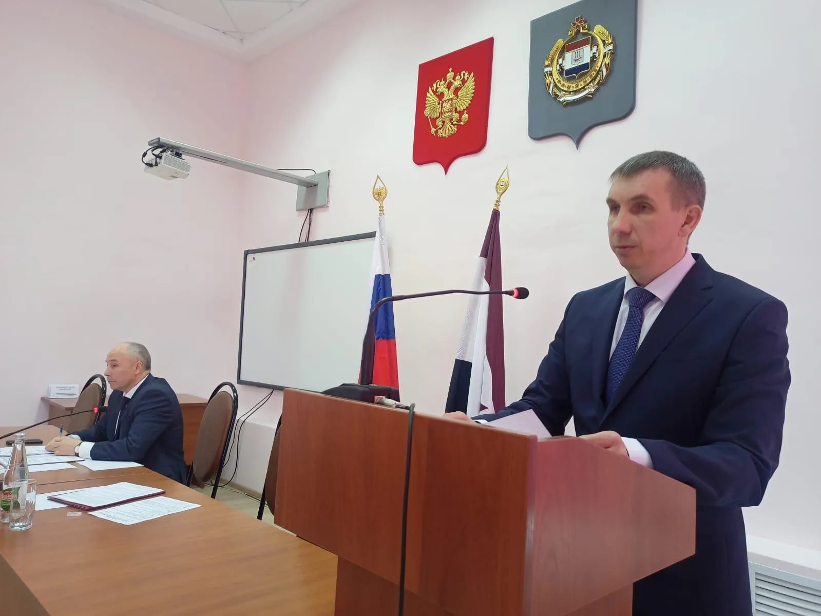 33-я сессия Совета депутатов района. Отчёты и планы, другие вопросы